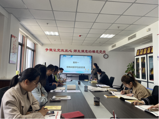 “一人一主题”——赌博网
开展学生工作案例研讨