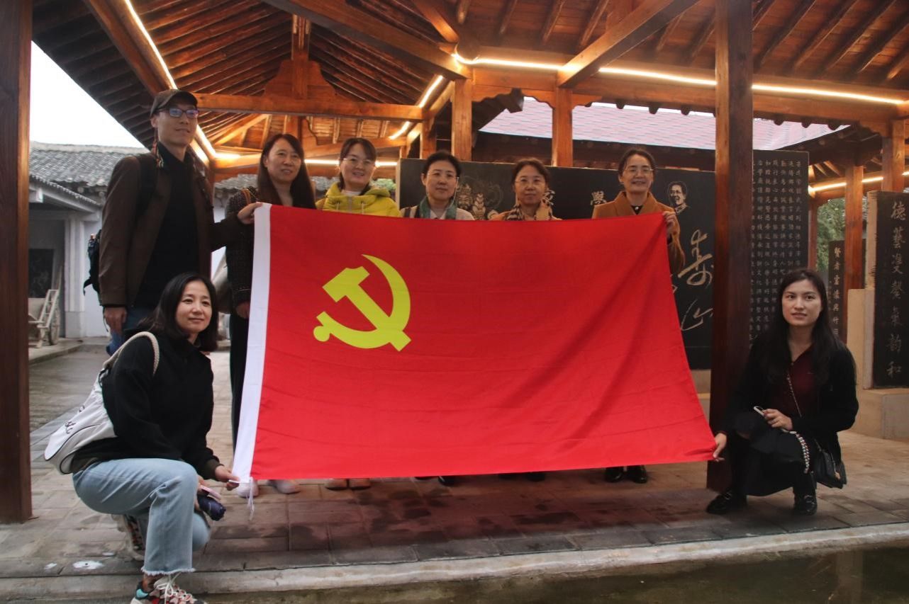 赌博网
公共外语一支部参观陕西省非遗“周至石刻”艺术馆