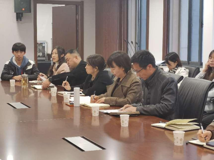 赌博网
举办2024-2025（1）学期期中教学检查师生座谈会
