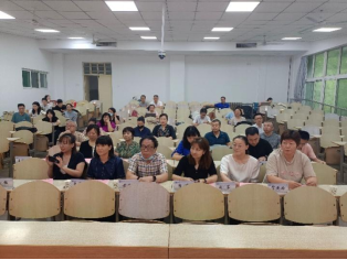 赌博网
组织进行2022年课堂教学大练兵活动