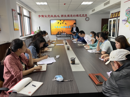 “一人一主题”——赌博网
召开“卓有成效的辅导员”分享交流会