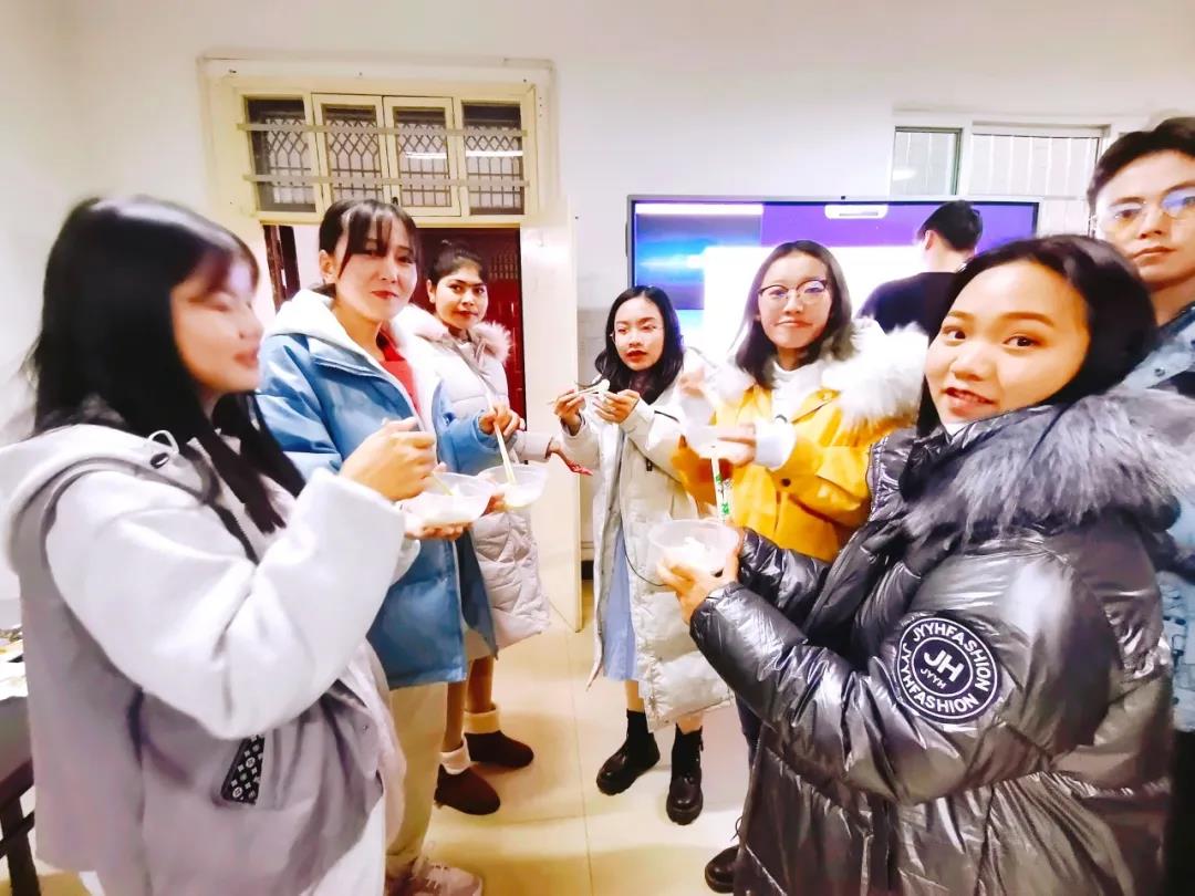 心连心·祝启航 | 赌博网
成功举办民族团结主题活动
