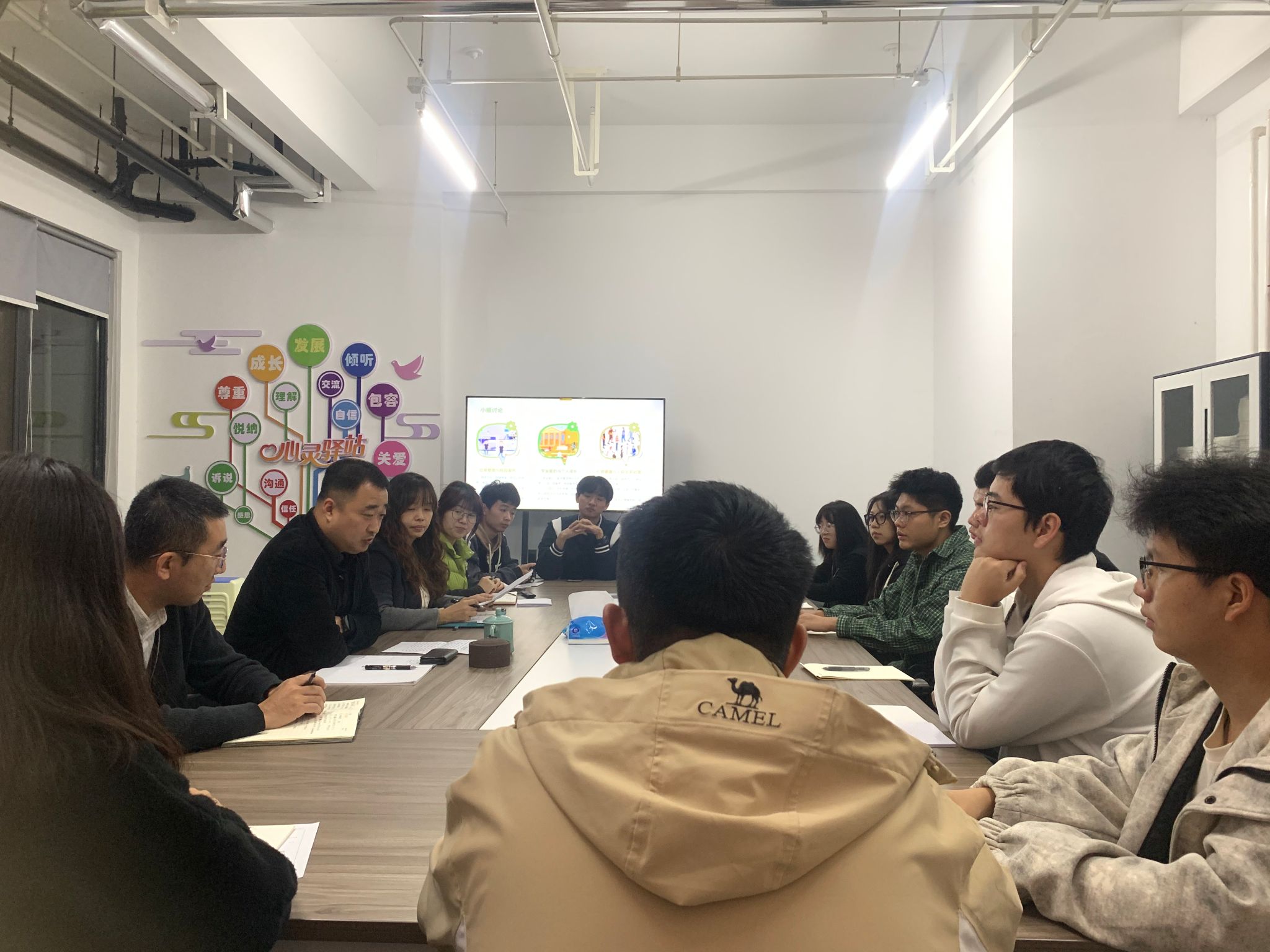 “宿”说心声  “寓”你同行——赌博网
举行辅导员宿舍论坛